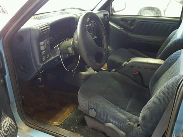 1GNDT13W5T2129804 - 1996 CHEVROLET BLAZER BLUE photo 5