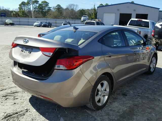 5NPDH4AE8DH229109 - 2013 HYUNDAI ELANTRA GL GOLD photo 4