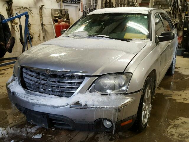 2C8GF68405R471231 - 2005 CHRYSLER PACIFICA T SILVER photo 2