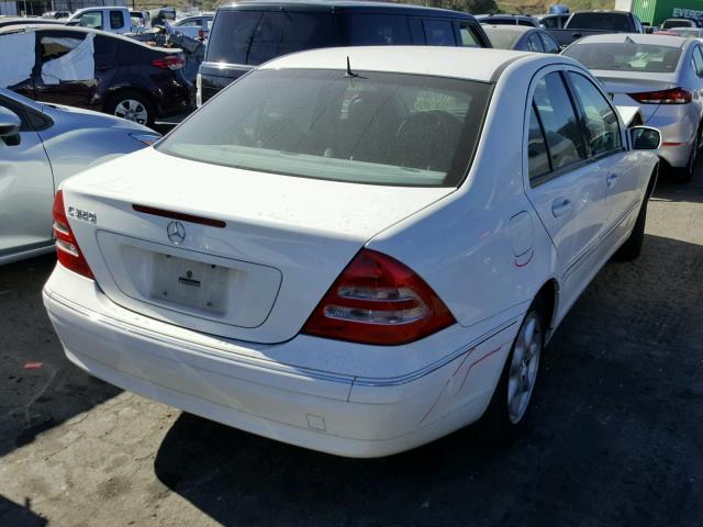 WDBRF64JX3F310507 - 2003 MERCEDES-BENZ C 320 WHITE photo 4