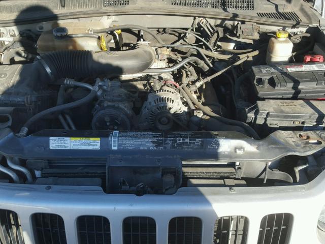 1J4GL48K64W284492 - 2004 JEEP LIBERTY SP SILVER photo 7