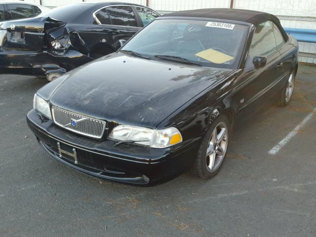 YV1NC53D92J031537 - 2002 VOLVO C70 BLACK photo 2