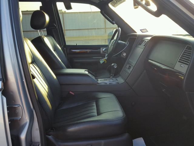 5LMFU27576LJ26285 - 2006 LINCOLN NAVIGATOR SILVER photo 5