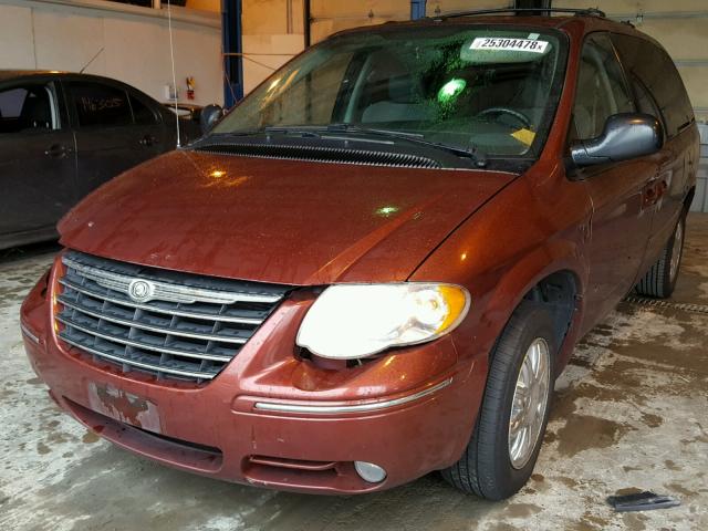 2A4GP64L57R156739 - 2007 CHRYSLER TOWN & COU BURGUNDY photo 2