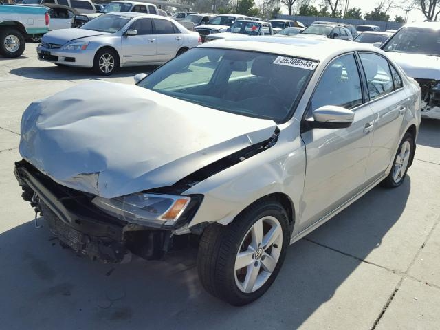 3VWLL7AJ0BM097900 - 2011 VOLKSWAGEN JETTA TDI SILVER photo 2