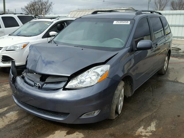 5TDZK22C17S096359 - 2007 TOYOTA SIENNA XLE BLUE photo 2