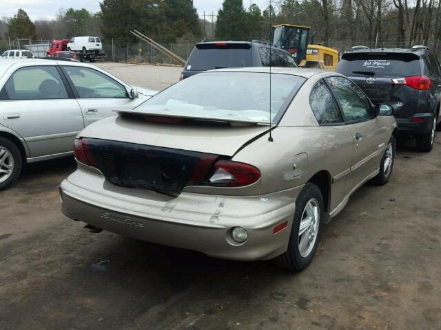 1G2JB1241Y7271077 - 2000 PONTIAC SUNFIRE SE GOLD photo 4