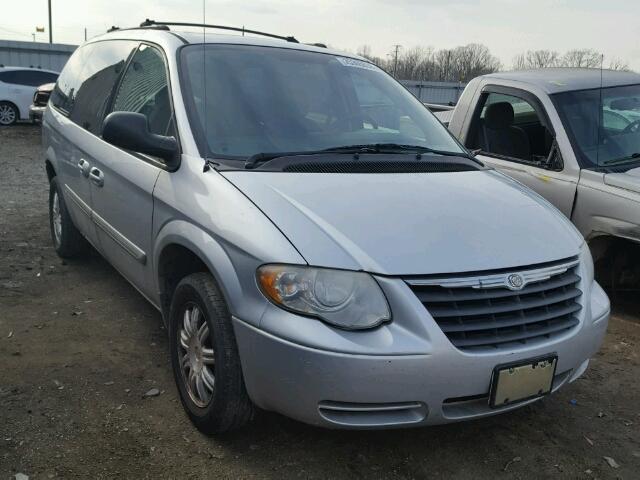 2C4GP54L95R468740 - 2005 CHRYSLER TOWN & COU SILVER photo 1