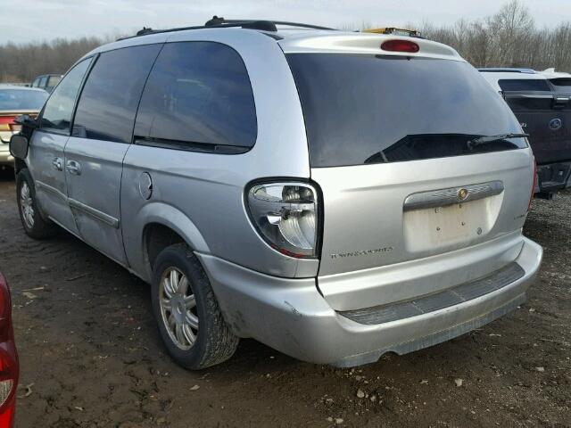 2C4GP54L95R468740 - 2005 CHRYSLER TOWN & COU SILVER photo 3