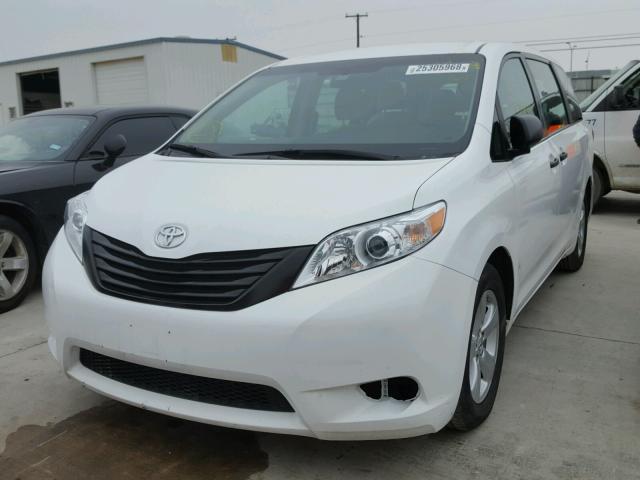 5TDZK3DC7GS705876 - 2016 TOYOTA SIENNA BAS WHITE photo 2