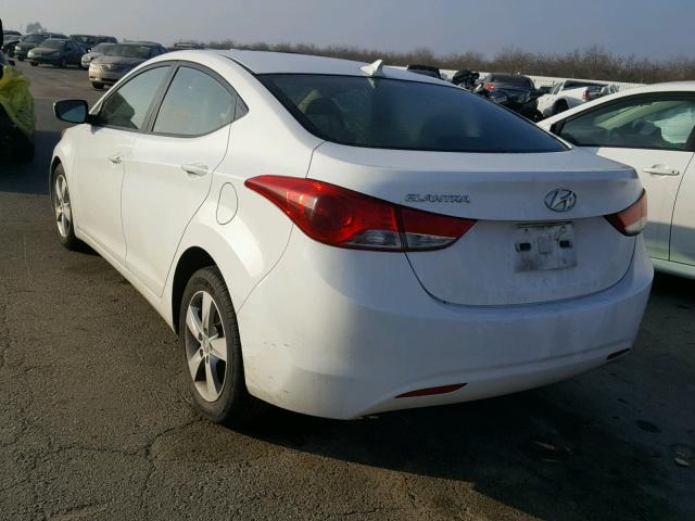 5NPDH4AE2DH316083 - 2013 HYUNDAI ELANTRA GL WHITE photo 3