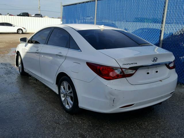 5NPEB4AC2DH642115 - 2013 HYUNDAI SONATA GLS WHITE photo 3