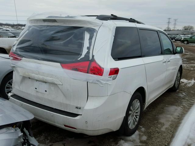 5TDYK3DC9CS216661 - 2012 TOYOTA SIENNA XLE WHITE photo 4