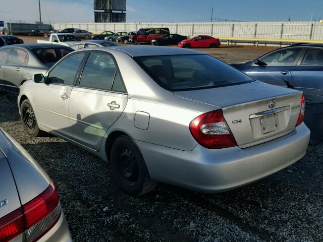 4T1BE32K92U634859 - 2002 TOYOTA CAMRY LE SILVER photo 3
