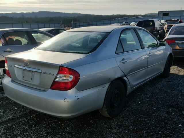 4T1BE32K92U634859 - 2002 TOYOTA CAMRY LE SILVER photo 4
