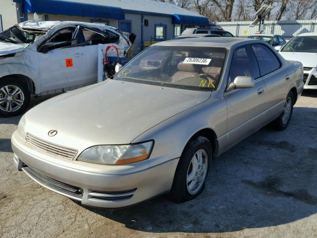 JT8VK13T9P0136986 - 1993 LEXUS ES 300 TAN photo 2