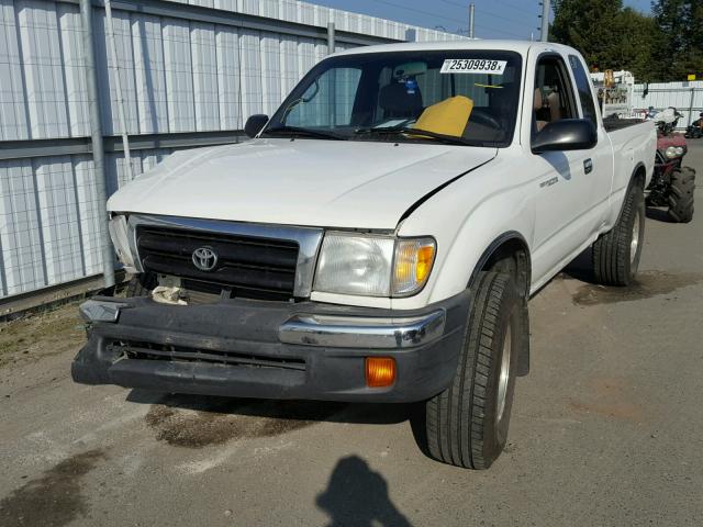 4TAWM72N3YZ646278 - 2000 TOYOTA TACOMA XTR WHITE photo 2