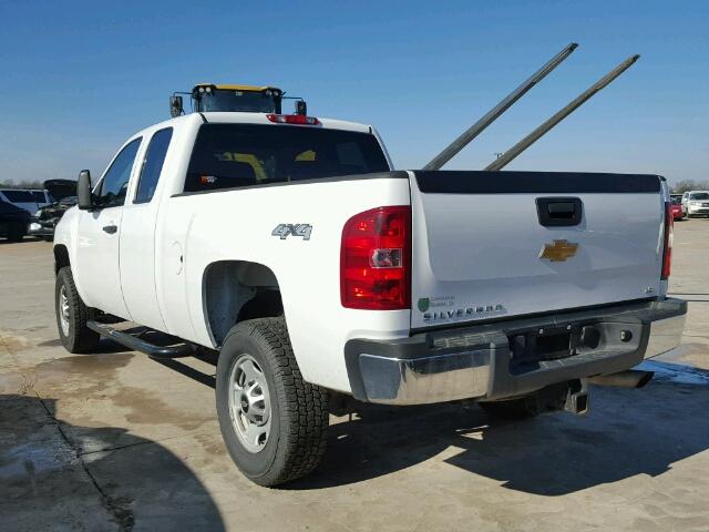 1GC2KVCG2DZ106279 - 2013 CHEVROLET SILVERADO WHITE photo 3