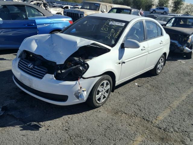 KMHCN46CX8U239398 - 2008 HYUNDAI ACCENT GLS WHITE photo 2