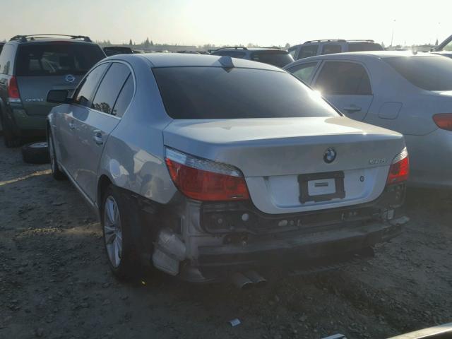 WBANV1C52AC157871 - 2010 BMW 528 XI SILVER photo 3