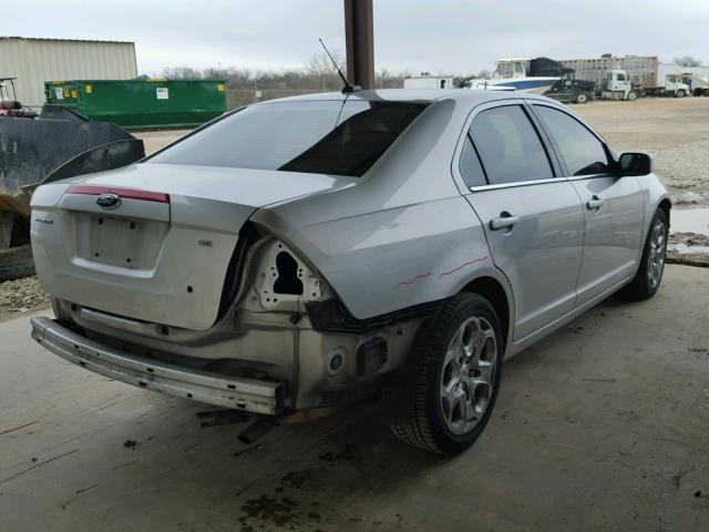 3FAHP0HA2BR273736 - 2011 FORD FUSION SE SILVER photo 4