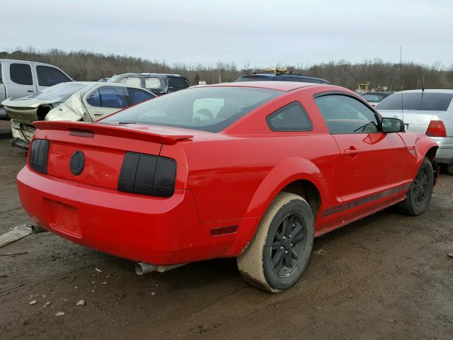 1ZVFT80N975312808 - 2007 FORD MUSTANG RED photo 4