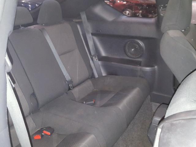 JTKJF5C72B3000598 - 2011 TOYOTA SCION TC 白色 照片 6