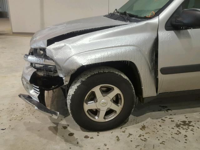 1GNDT13SX52146193 - 2005 CHEVROLET TRAILBLAZE GRAY photo 9