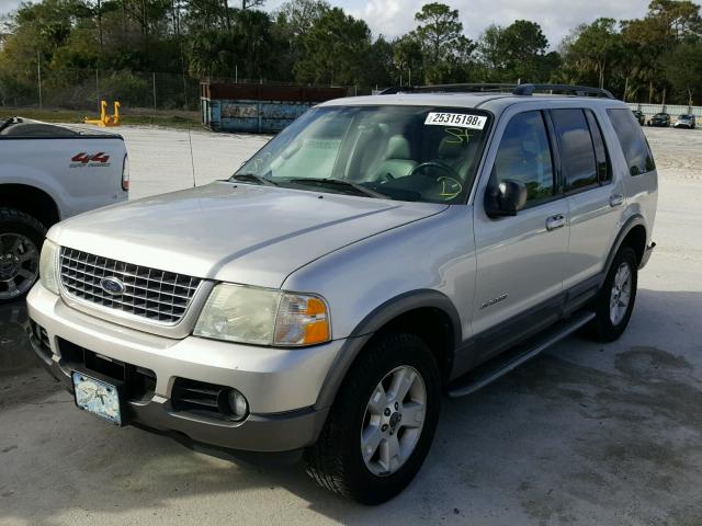 1FMZU63K34UA80562 - 2004 FORD EXPLORER X SILVER photo 2