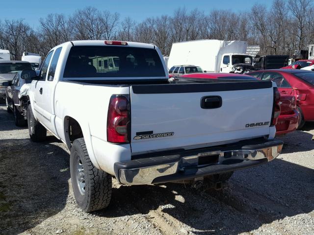 1GCHK29U24E345912 - 2004 CHEVROLET SILVERADO WHITE photo 3