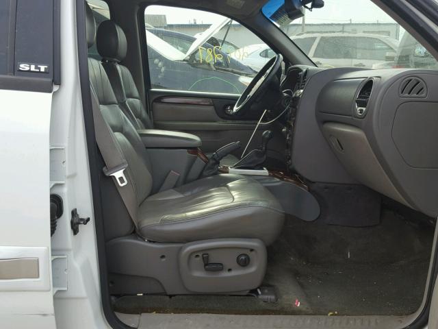 1GKDT13S542165746 - 2004 GMC ENVOY WHITE photo 5