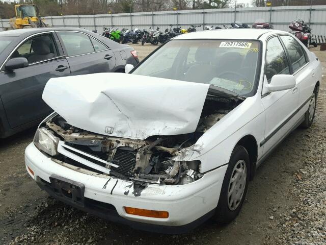 1HGCD5631RA149350 - 1994 HONDA ACCORD LX WHITE photo 2