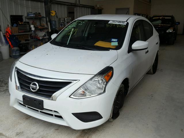 3N1CN7AP2GL807803 - 2016 NISSAN VERSA S WHITE photo 2