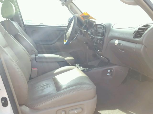 5TDBT44AX5S249551 - 2005 TOYOTA SEQUOIA SR WHITE photo 5