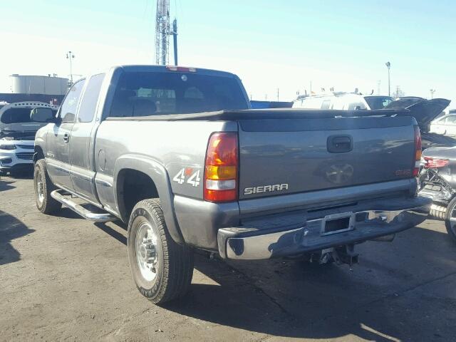 1GTHK29U82E128913 - 2002 GMC SIERRA K25 GRAY photo 3