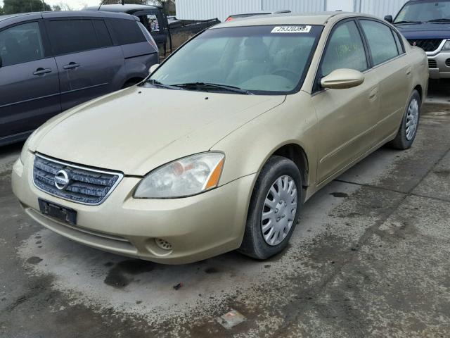 1N4AL11D32C103911 - 2002 NISSAN ALTIMA BAS GOLD photo 2