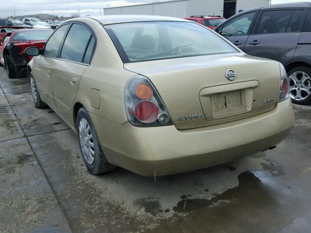 1N4AL11D32C103911 - 2002 NISSAN ALTIMA BAS GOLD photo 3