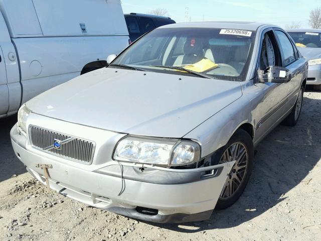 YV1TS92D121248910 - 2002 VOLVO S80 SILVER photo 2