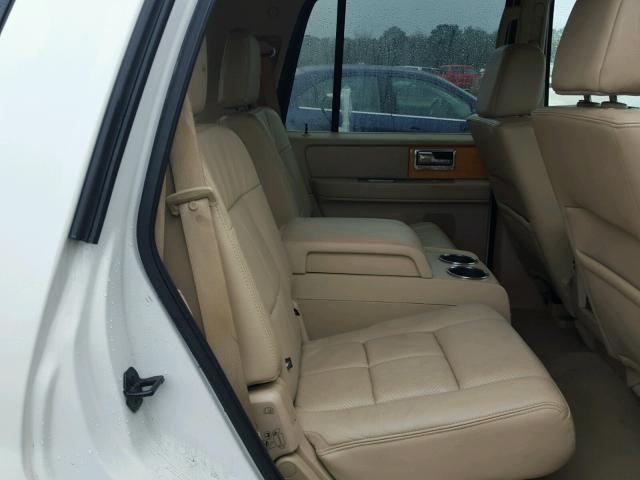 5LMFU28568LJ07972 - 2008 LINCOLN NAVIGATOR WHITE photo 6