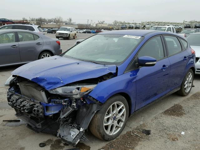 1FADP3K27FL255724 - 2015 FORD FOCUS SE BLUE photo 2