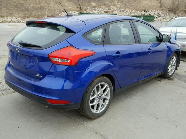 1FADP3K27FL255724 - 2015 FORD FOCUS SE BLUE photo 4