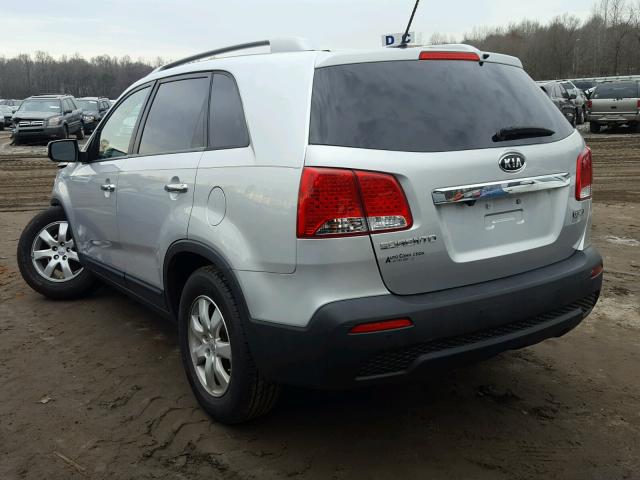 5XYKT3A63CG217528 - 2012 KIA SORENTO BA SILVER photo 3