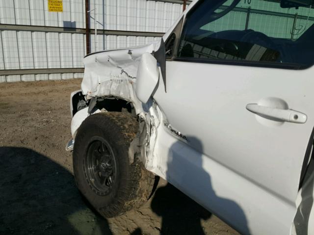 5TEJU62N18Z541896 - 2008 TOYOTA TACOMA DOU WHITE photo 9