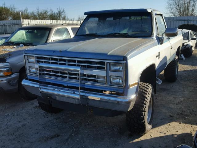 1GCEV14K7HF317517 - 1987 CHEVROLET V10 TWO TONE photo 2