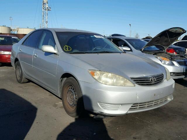 4T1BE30K75U060530 - 2005 TOYOTA CAMRY LE SILVER photo 1