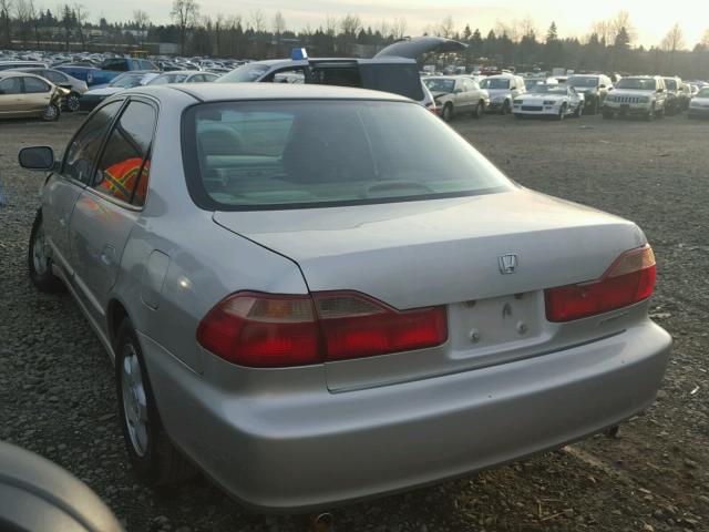 1HGCG1651XA068511 - 1999 HONDA ACCORD EX SILVER photo 3