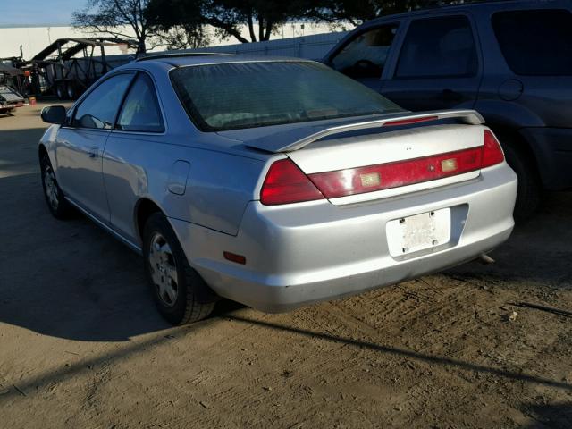 1HGCG3259XA008025 - 1999 HONDA ACCORD EX SILVER photo 3