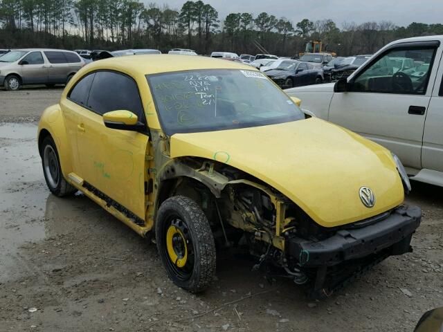 3VWJX7ATXCM609158 - 2012 VOLKSWAGEN BEETLE YELLOW photo 1