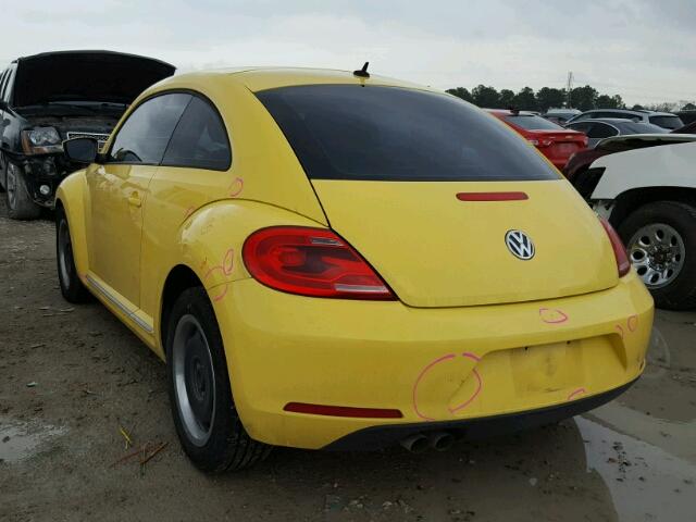 3VWJX7ATXCM609158 - 2012 VOLKSWAGEN BEETLE YELLOW photo 3