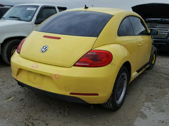 3VWJX7ATXCM609158 - 2012 VOLKSWAGEN BEETLE YELLOW photo 4